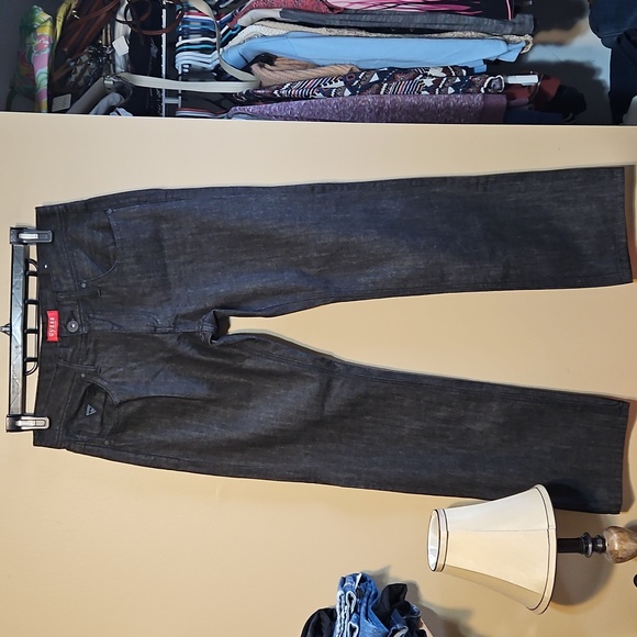 NWOT Guess Relaxed Straight Fit Jeans - Picture 2 of 12